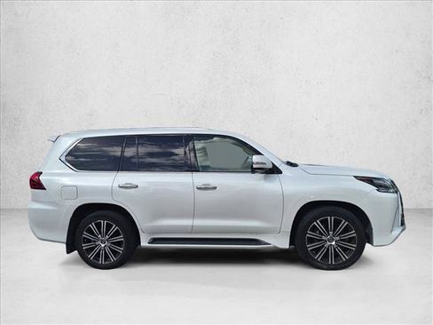 Used 2018 Lexus LX 570 4WD w/ Luxury Package image 4