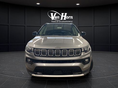 Used 2022 Jeep Compass Limited w/ Sun and Sound Group AWD/4WD image 2