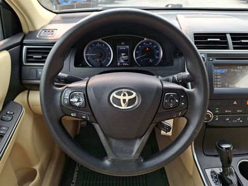 Used 2016 Toyota Camry LE FWD image 19
