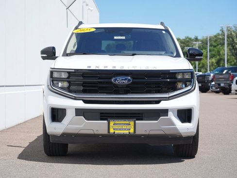 Used 2025 Ford Expedition Platinum AWD/4WD image 8