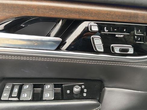 Used 2022 Jeep Grand Wagoneer Series II w/ Convenience Group III image 14