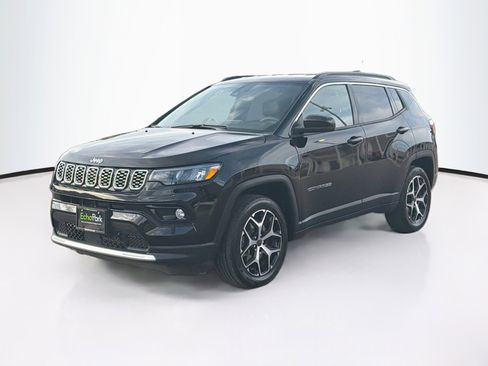 Used 2025 Jeep Compass Limited AWD/4WD image 3