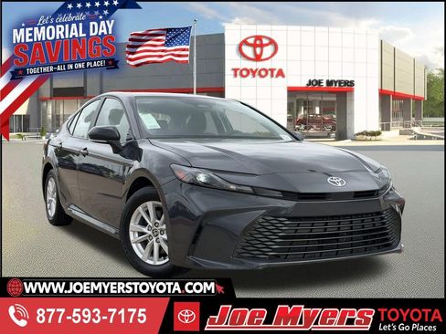 Used 2025 Toyota Camry LE FWD image 1