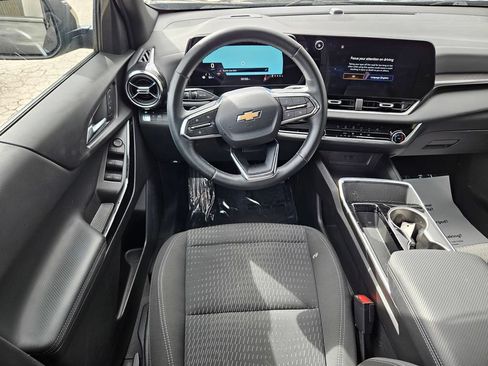 Used 2025 Chevrolet Equinox LT FWD image 13