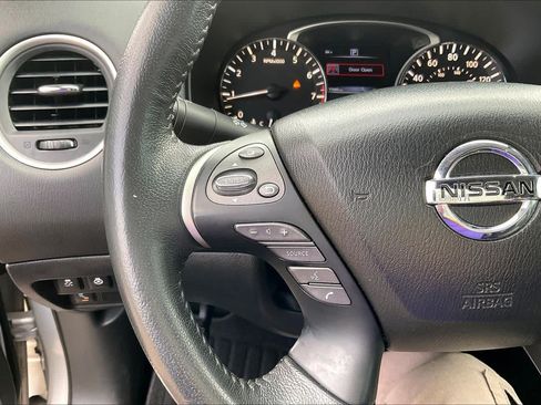 Used 2017 Nissan Pathfinder SL w/ SL Tech Package FWD image 24