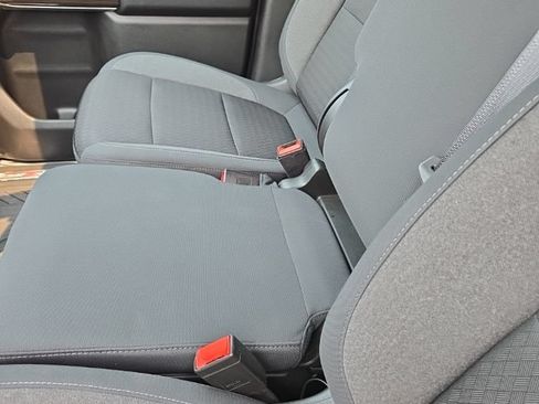 Certified 2021 Chevrolet Silverado 1500 LT AWD/4WD image 21