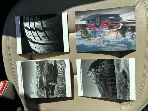 Used 2020 Ford Explorer XLT w/ Equipment Group 202A RWD image 16