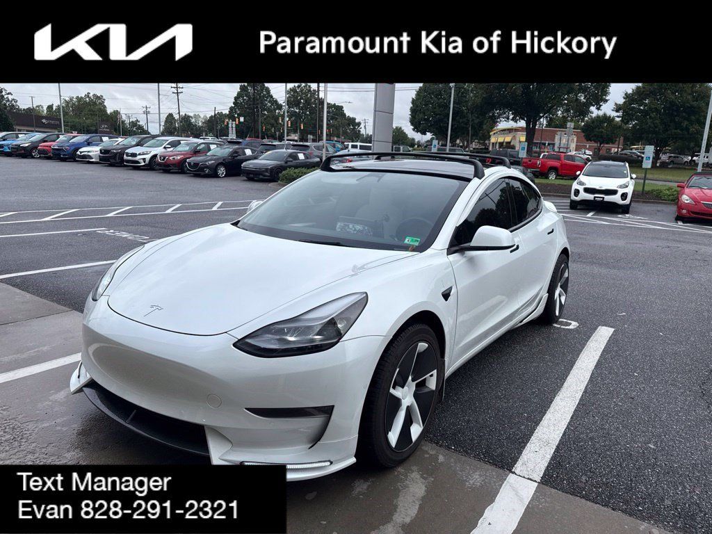 Used 2022 Tesla Model 3 Long Range AWD/4WD image 3