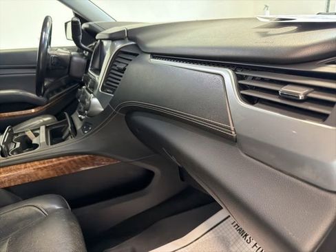 Used 2018 Chevrolet Suburban Premier AWD/4WD image 44