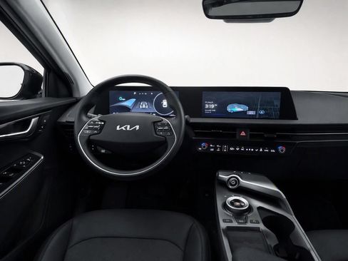 Certified 2024 Kia EV6 Light AWD/4WD image 36