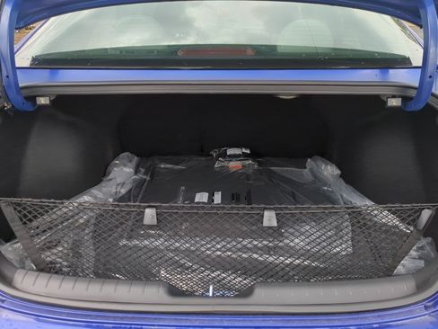 Certified 2025 Hyundai Elantra Limited FWD image 18