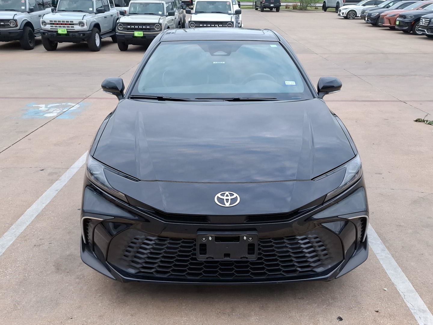 Used 2025 Toyota Camry SE w/ Convenience Package FWD image 26