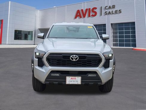Used 2024 Toyota Tacoma TRD Off-Road AWD/4WD image 10