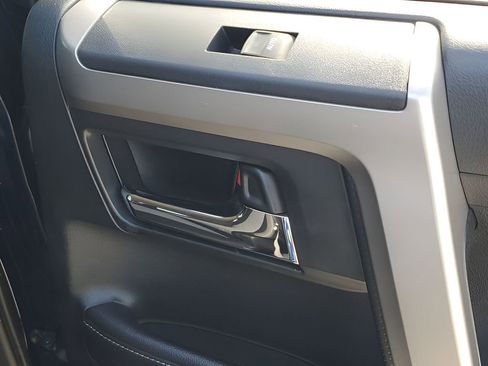 Used 2018 Toyota 4Runner SR5 image 46