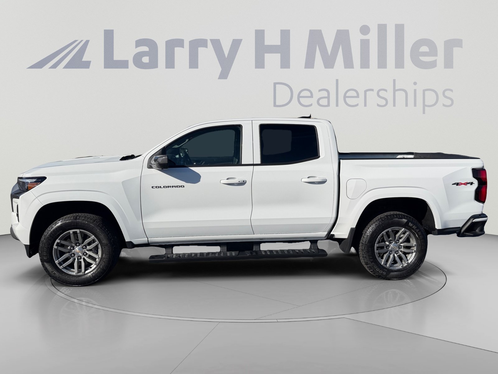 New 2026 Chevrolet Colorado LT w/ LT Convenience Package AWD/4WD image 2