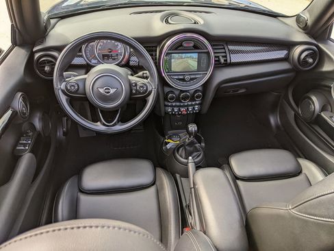 Used 2018 MINI Cooper S image 11