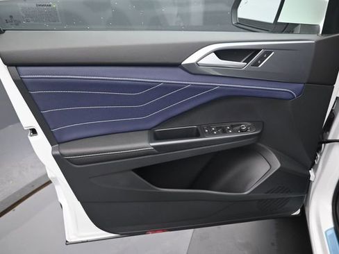 Used 2026 Volkswagen Taos SEL image 11