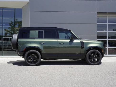 New 2026 Land Rover Defender 110 X-Dynamic SE AWD/4WD image 7