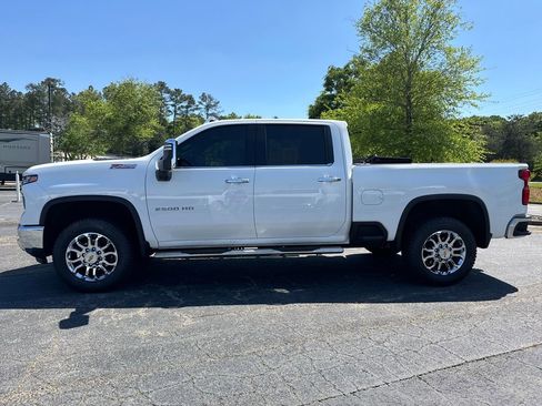 Used 2024 Chevrolet Silverado 2500 LTZ w/ LTZ Plus Package AWD/4WD image 18