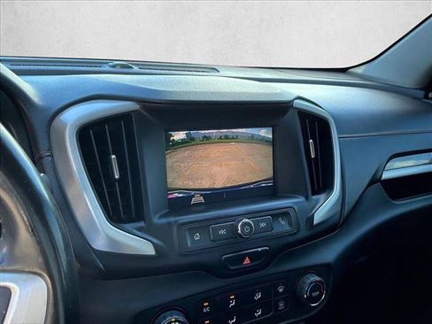 Used 2020 GMC Terrain SLE FWD image 22