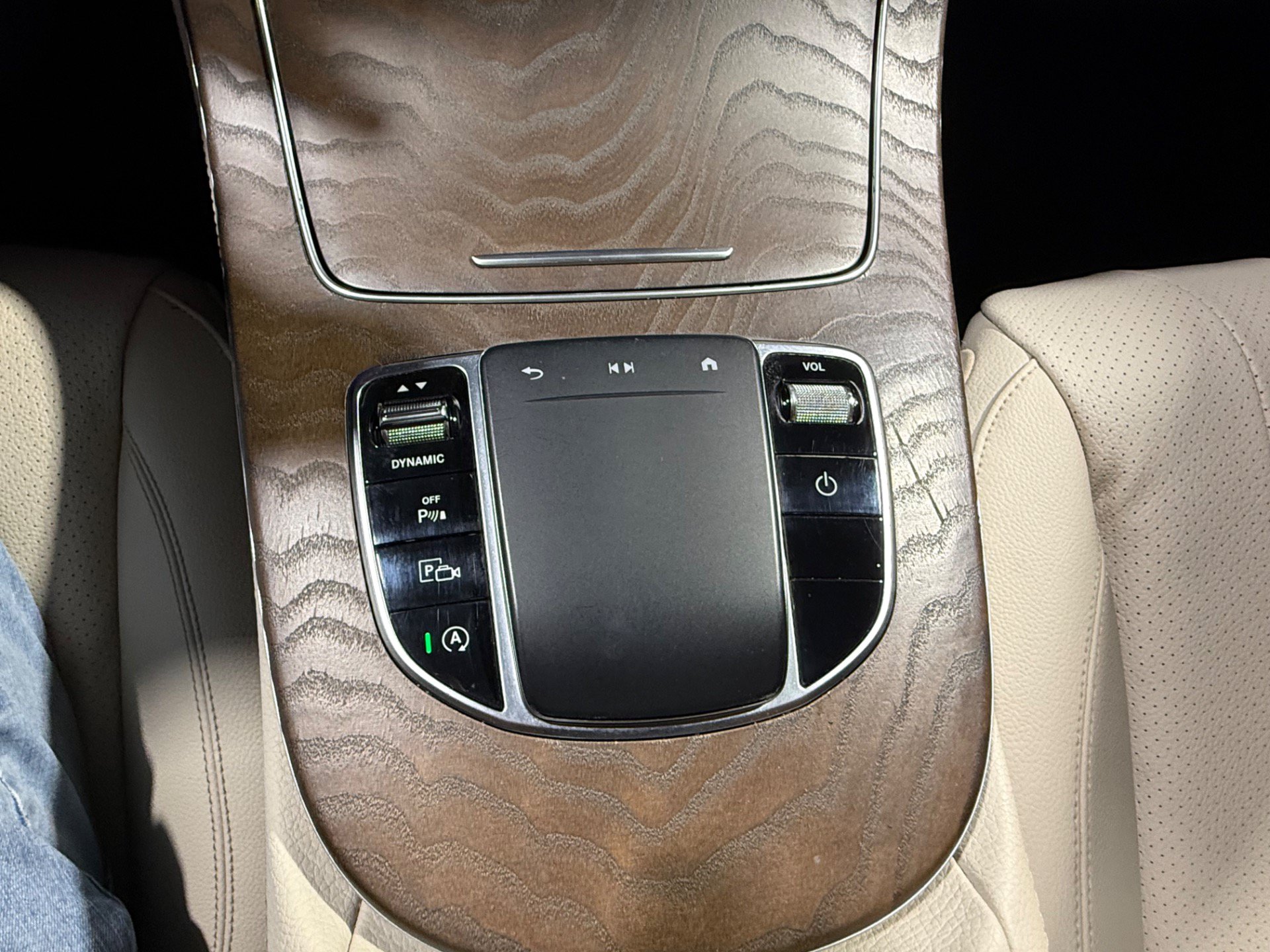 Used 2023 Mercedes-Benz E 350 4MATIC Sedan w/ Premium Package image 43