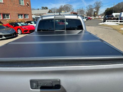 Used 2016 Toyota Tacoma TRD Sport w/ Exterior Package image 34