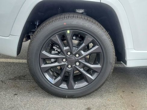 New 2026 Jeep Grand Cherokee Limited AWD/4WD image 5