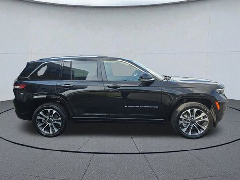 Used 2022 Jeep Grand Cherokee Overland w/ Luxury Tech Group IV image 6