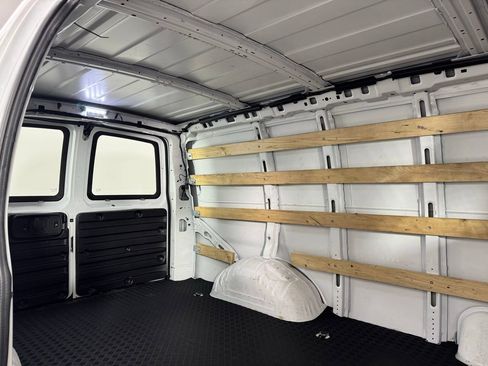 Used 2024 Chevrolet Express 2500 w/ Driver Convenience Package image 20