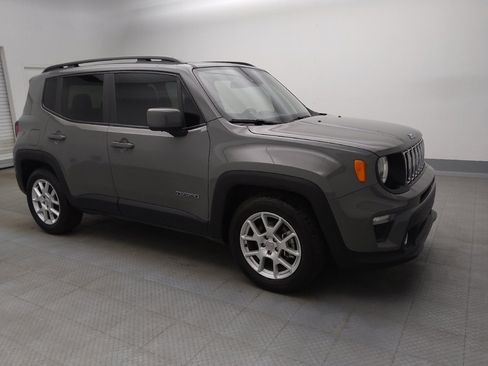 Used 2021 Jeep Renegade Latitude w/ Sun & Sound Group FWD image 11