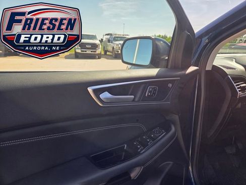 Used 2020 Ford Edge Titanium w/ Equipment Group 301A AWD/4WD image 10