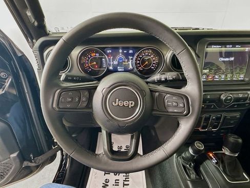 Used 2023 Jeep Wrangler Unlimited Sport AWD/4WD image 13