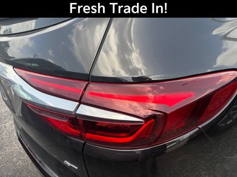 Used 2020 Buick Enclave Essence w/ Sport Touring Edition FWD image 10