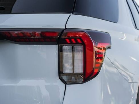 New 2026 Ford Explorer Active w/ Active Comfort Package AWD/4WD image 8