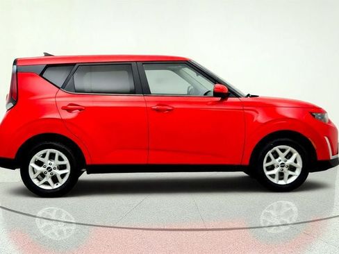 Used 2024 Kia Soul S FWD image 4