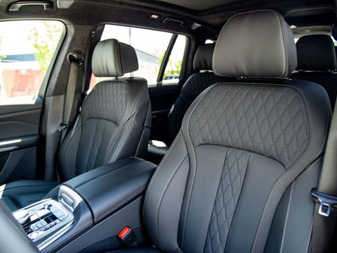 New 2026 BMW X7 M60i image 20