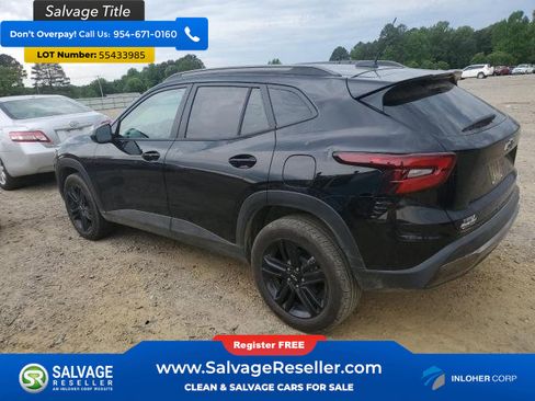 Used 2025 Chevrolet Trax ACTIV FWD image 3