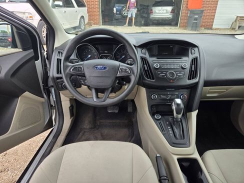Used 2015 Ford Focus SE FWD image 9