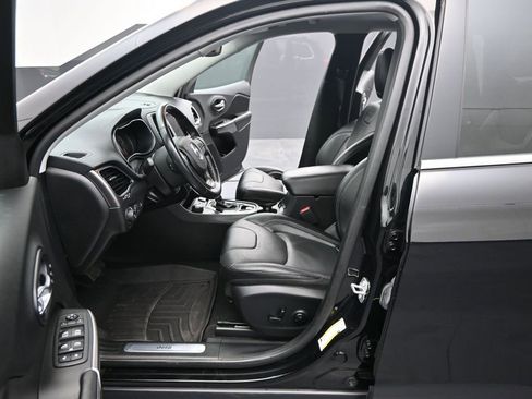 Used 2020 Jeep Cherokee Limited AWD/4WD image 10