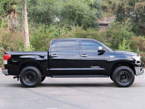 Used 2011 Toyota Tundra Limited w/ Platinum Pkg AWD/4WD image 8