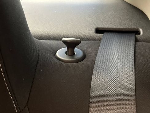 Used 2025 Nissan Sentra SV FWD image 18