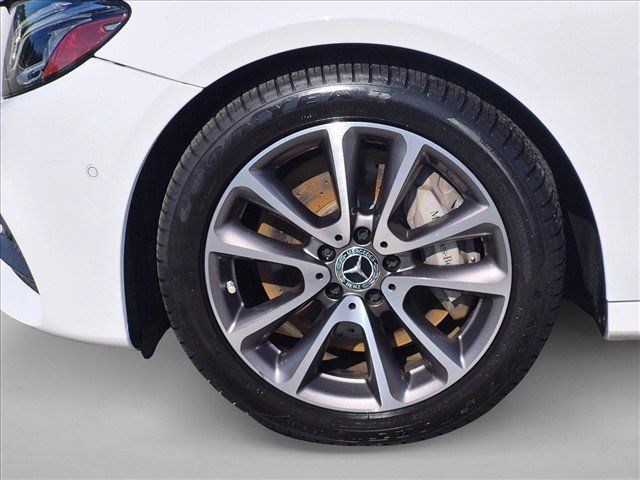 Used 2018 Mercedes-Benz E 400 4MATIC Sedan image 22