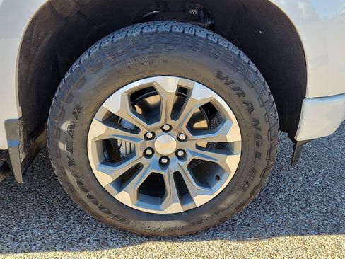 Used 2024 Chevrolet Silverado 1500 High Country w/ Z71 Off-Road Package image 7