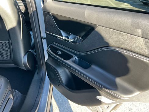 Used 2023 Lincoln Corsair AWD w/ Equipment Group 101A image 23