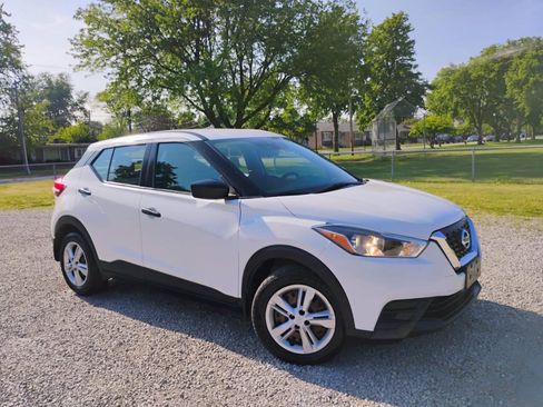 Used 2020 Nissan Kicks S FWD image 3