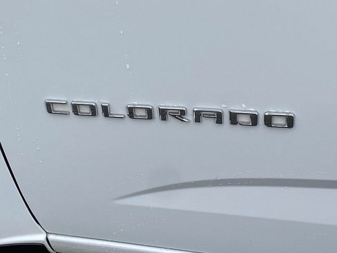 Used 2022 Chevrolet Colorado Z71 image 11