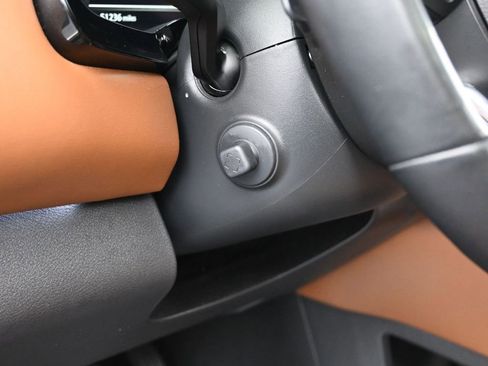 Used 2023 Nissan Pathfinder Platinum image 14