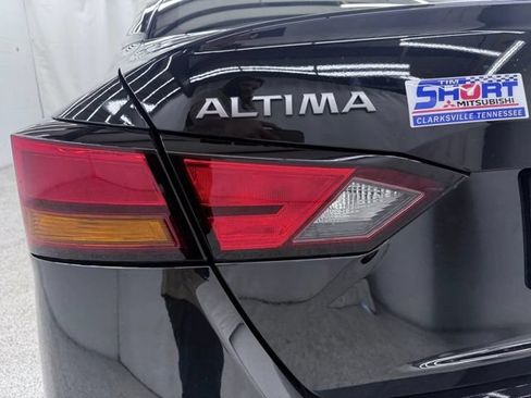 Used 2025 Nissan Altima 2.5 SV FWD image 8