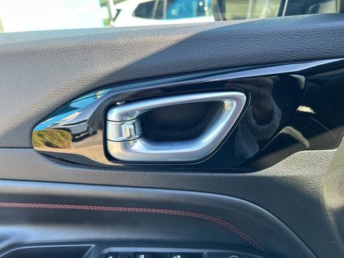 Used 2024 Jeep Compass Trailhawk w/ Trailhawk Convenience Group image 19