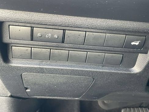 Used 2024 Mitsubishi Outlander SE FWD image 25